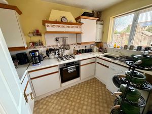 Kitchen- click for photo gallery